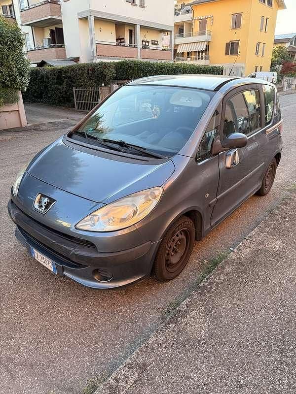 Grigio Usata 2006 Peugeot 1007 Due volumi | 2000 € (Cara) - Immagine 1/4