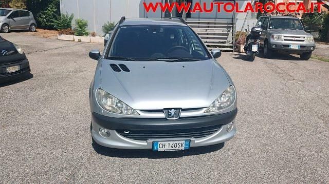 Usata Peugeot 206 109 CV (80 kW) 2003 Argento metallizzato Station wagon