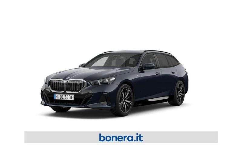 Nuova BMW i5 M Sport 289 kW (394 CV) 2026 Carbon black metallizzato Station wagon