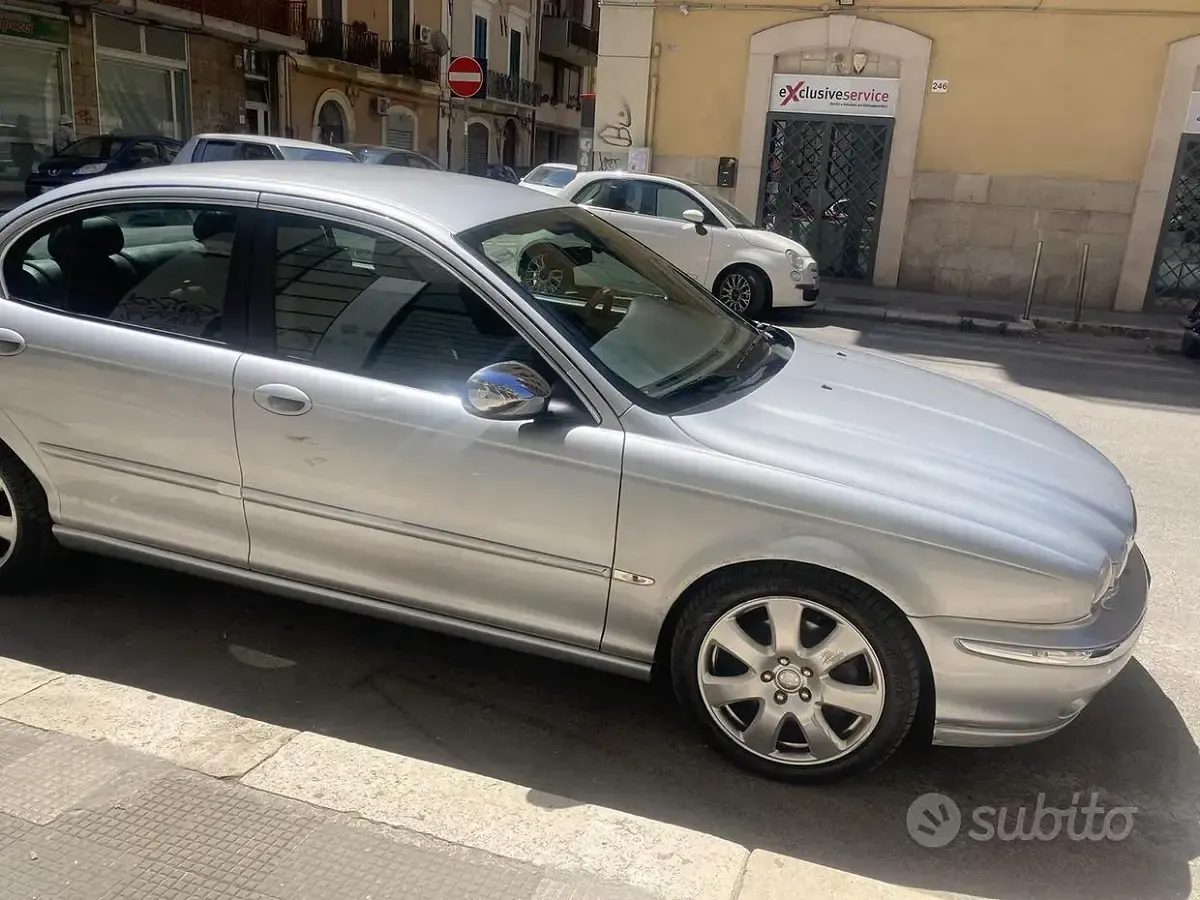 Usata Jaguar X-type 155 CV (114 kW) 2006 Grigio Berlina