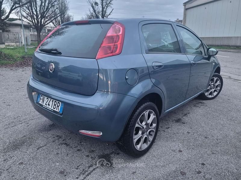 Usata Fiat Punto Lounge 69 CV (50 kW) 2018 Grigio Berlina