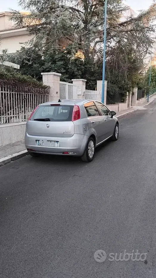Usata Fiat Grande Punto 90 CV (66 kW) 2009 Grigio Utilitaria