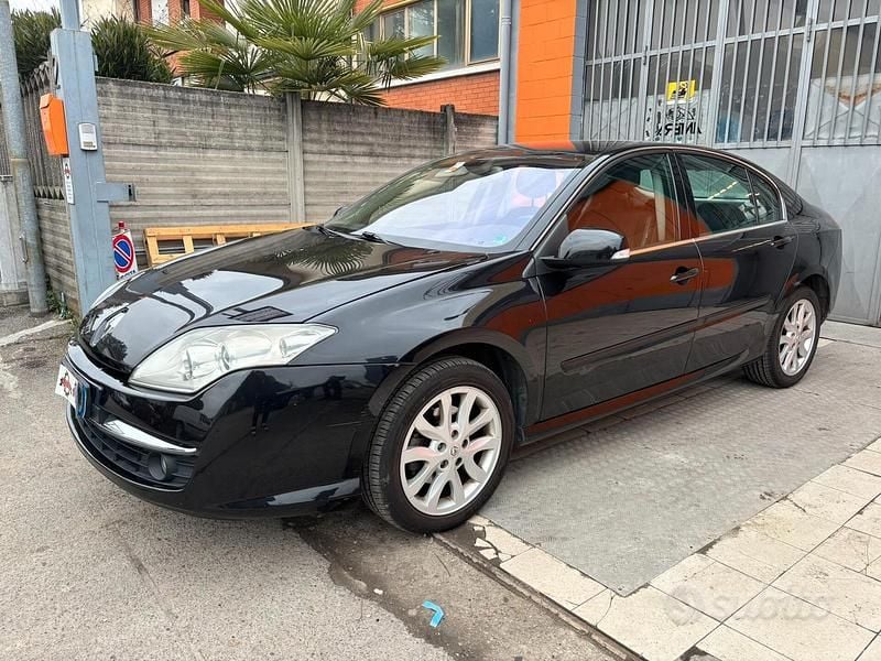Usata Renault Laguna III Initiale 140 CV (102 kW) 2009 Nero Berlina