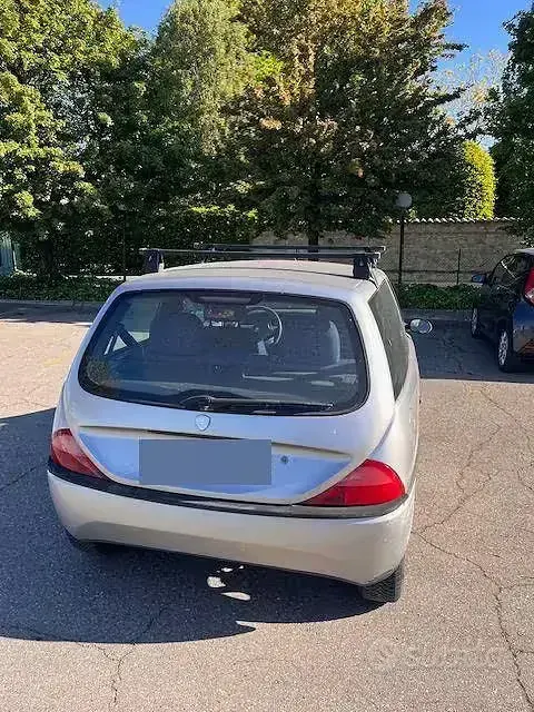 Usata Lancia Ypsilon 60 CV (44 kW) 1999 Grigio Utilitaria