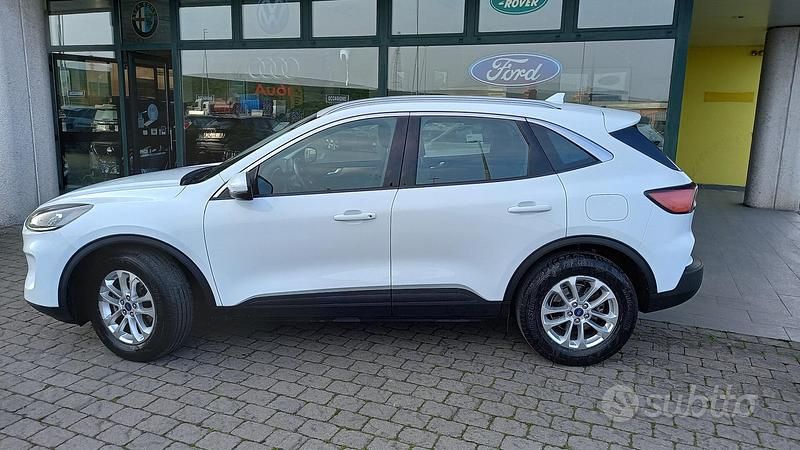 Usata Ford Kuga Titanium 120 CV (88 kW) 2022 Bianco SUV