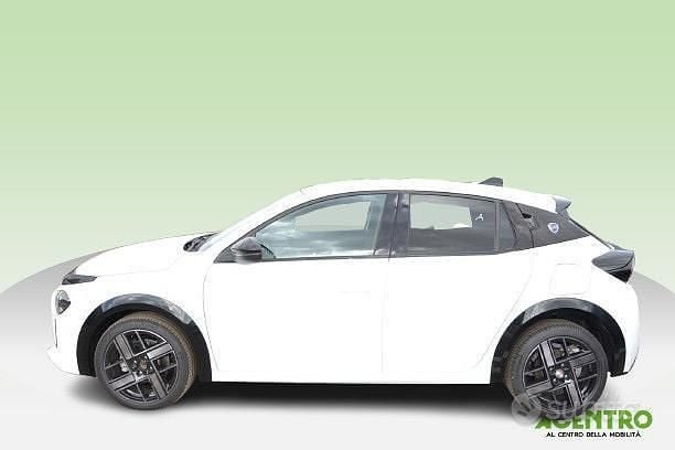 Usado Lancia Ypsilon 100 CV (73 kW) 2024 Blanco Utilitario