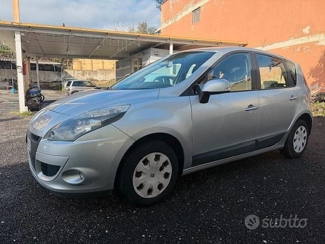 Usata Renault Scénic III Dynamique 110 CV (80 kW) 2010 Grigio Monovolume
