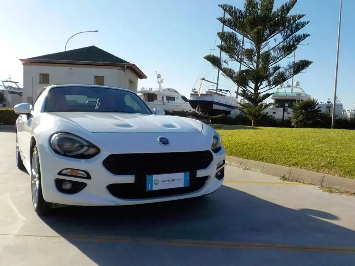 Usata Fiat 124 Spider Lusso 140 CV (102 kW) 2016 Bianco Cabrio