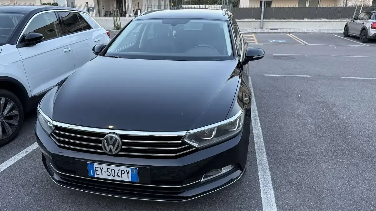 Usata VW Passat Highline 150 CV (110 kW) 2015 Nero Station wagon