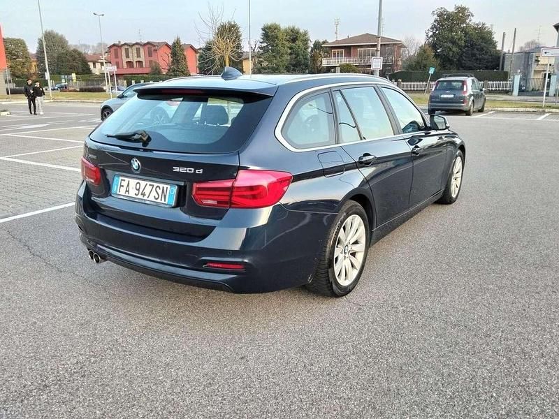 Usata BMW 320 190 CV (139 kW) 2015 Blu Station wagon