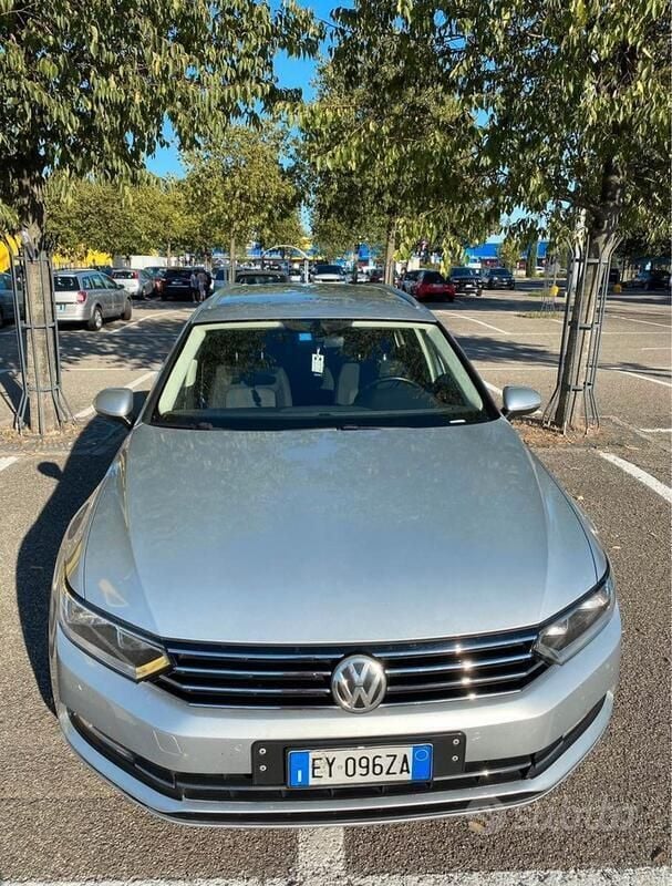Usata VW Passat 120 CV (88 kW) 2015 Grigio Station wagon