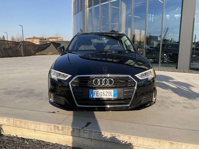 Begagnad Audi A3 Sport 110 HK (80 kW) 2016 Svart Sedan