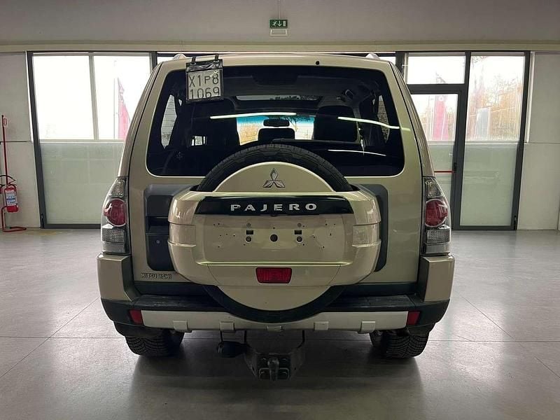 Usata Mitsubishi Pajero Instyle 160 CV (117 kW) 2007 Grigio SUV