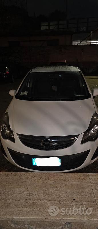 Bianco Usata 2015 Opel Corsa Tre volumi | 6000 € (Buon prezzo) - Immagine 1/4