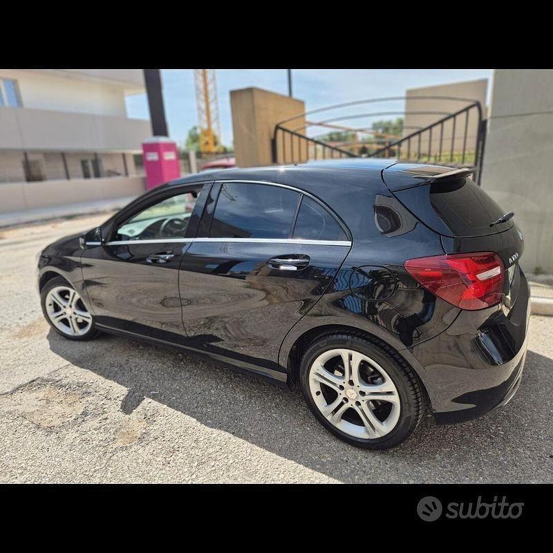 Usata Mercedes A180 109 CV (80 kW) 2013 Nero Berlina