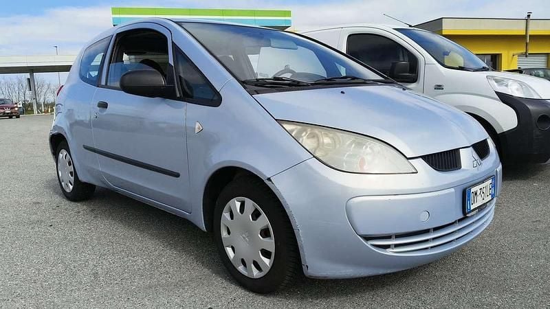 Usata Mitsubishi Colt 75 CV (55 kW) 2008 Argento Berlina