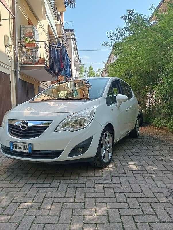 Usata Opel Meriva Cosmo 120 CV (88 kW) 2017 Monovolume