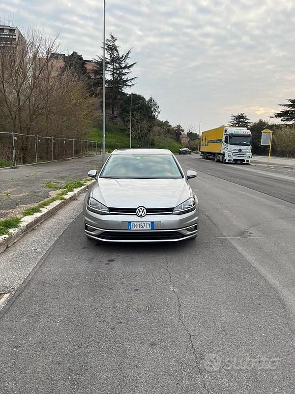 Grigio Usata 2018 VW Golf Berlina | 11.000 € (Super prezzo) - Immagine 1/4