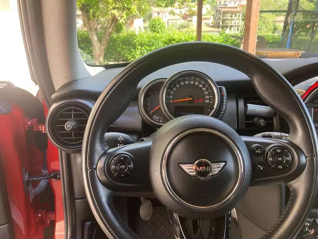 Usata Mini Cooper D 116 CV (85 kW) 2016 Rosso Utilitaria