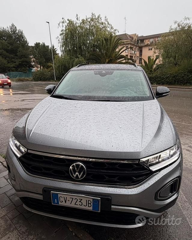 Usata VW T-Roc Life 2024 Grigio SUV