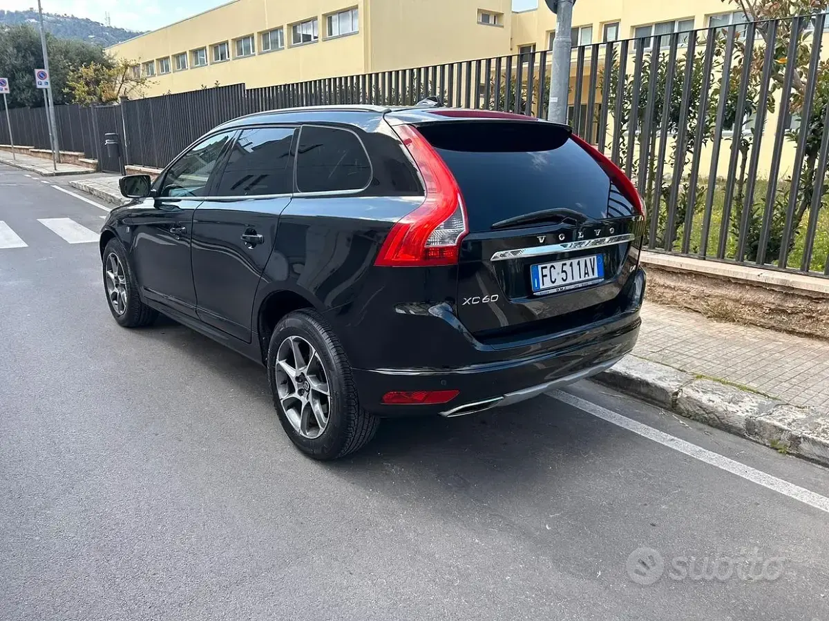 Usata Volvo XC60 190 CV (139 kW) 2016 Nero SUV