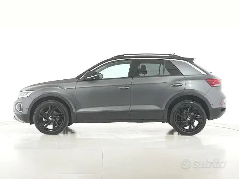Usata VW T-Roc R-line Plus 116 CV (85 kW) 2025 Grigio SUV