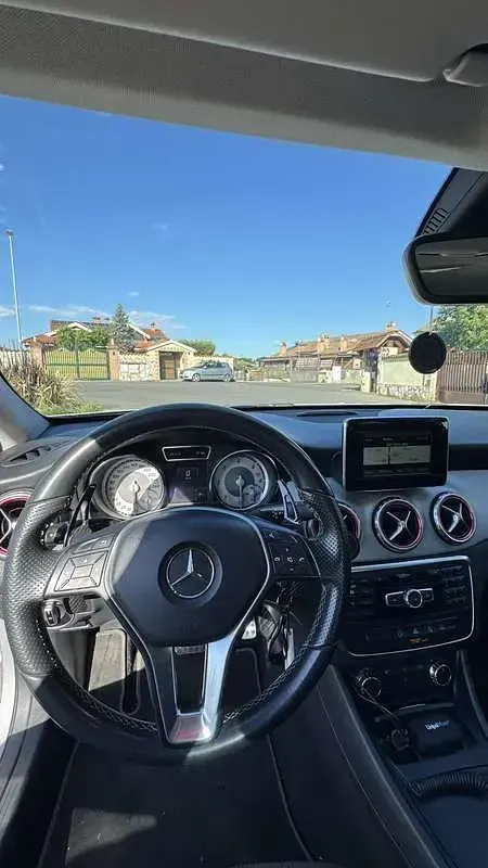 Usata Mercedes GLA200 136 CV (100 kW) 2015 Grigio SUV