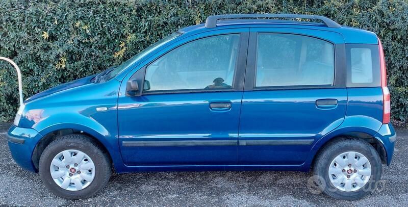 Usata Fiat Panda Dynamic 60 CV (44 kW) 2004 Blu Utilitaria