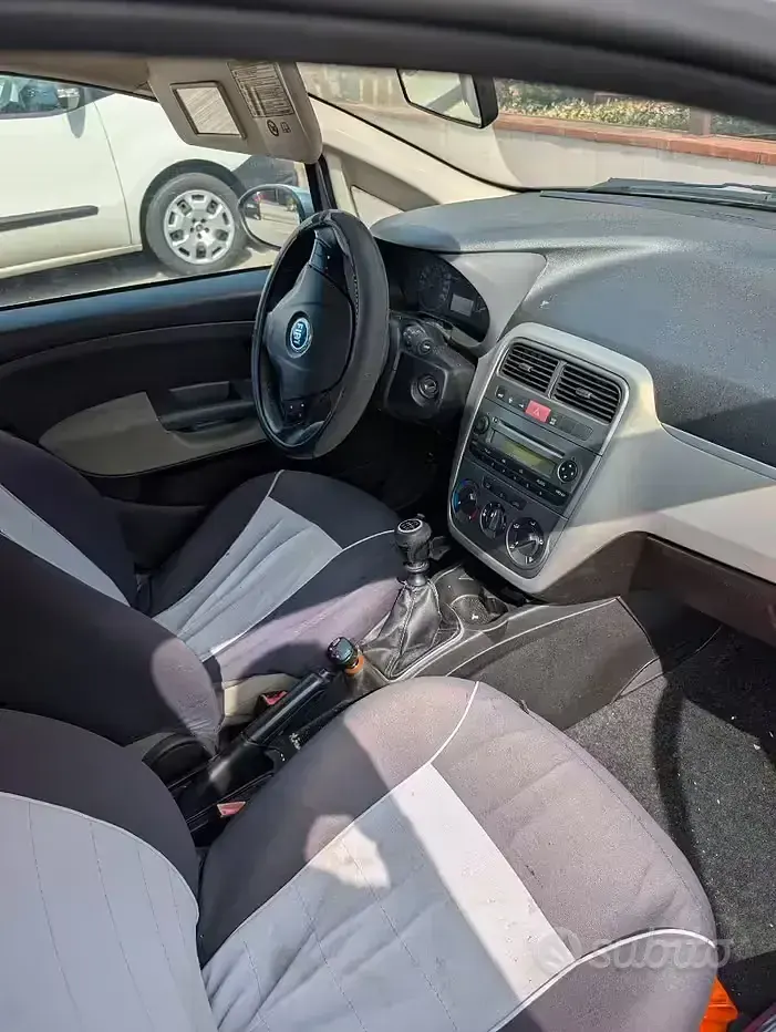Usata Fiat Punto 80 CV (58 kW) 2006 Bluazzurro Utilitaria