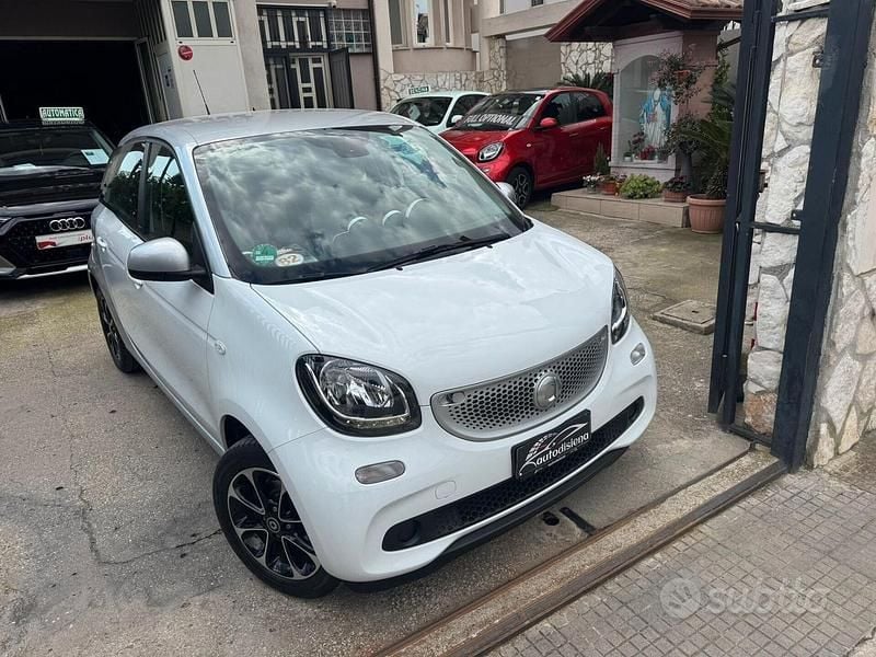 Usata Smart ForFour Passion 70 CV (51 kW) 2016 Bianco Utilitaria