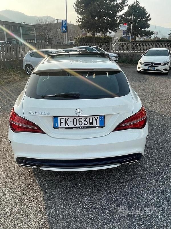 Usata Mercedes CLA180 Premium 108 CV (79 kW) 2017 Bianco Berlina