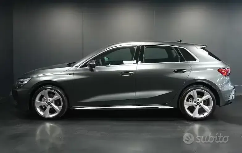 Nuova Audi A3 S-Line 150 CV (110 kW) 2025 Grigio Berlina