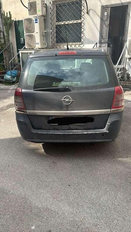 Usata Opel Zafira Club 110 CV (80 kW) 2008 Monovolume