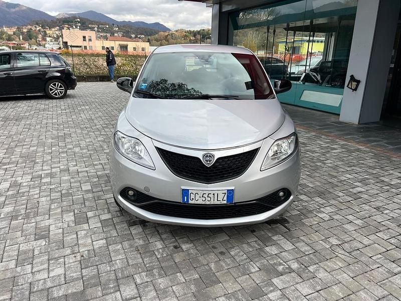Usata Lancia Ypsilon S 69 CV (50 kW) 2021 Argento Utilitaria