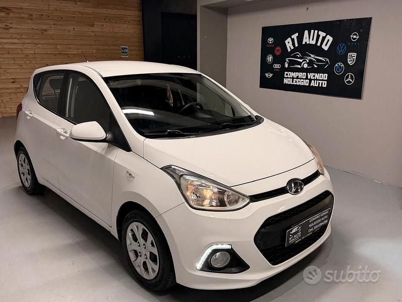 Usata Hyundai i10 Comfort 67 CV (49 kW) 2014 Bianco Utilitaria