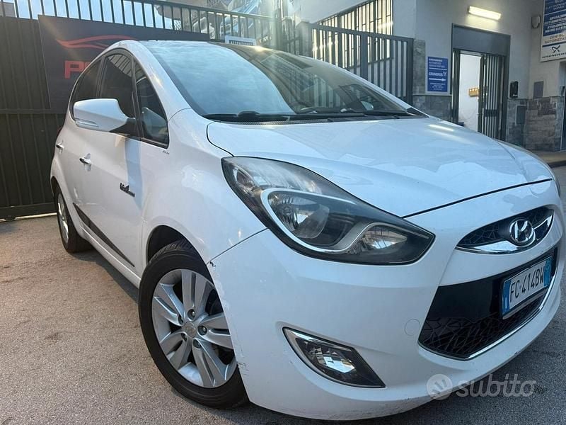 Usata Hyundai ix20 Comfort 90 CV (66 kW) 2016 Bianco Utilitaria