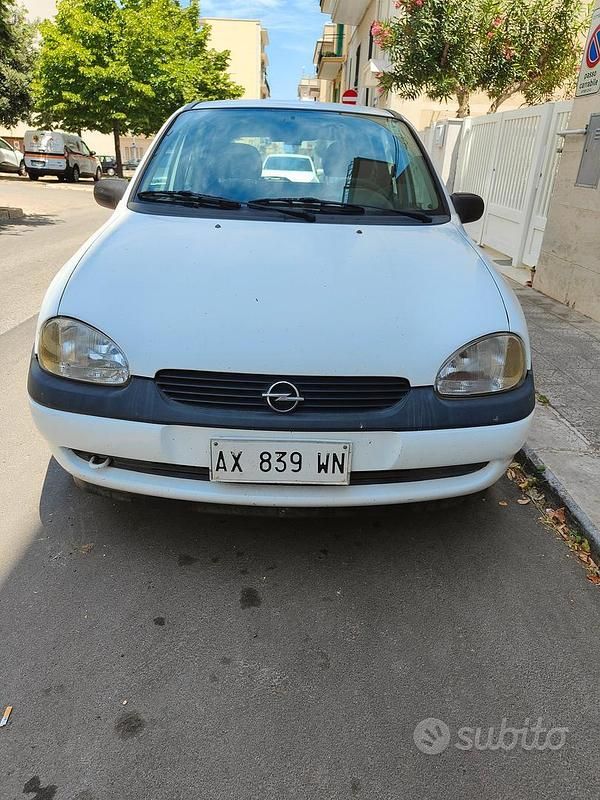 Usata Opel Corsa 58 CV (42 kW) 1997 Bianco Berlina
