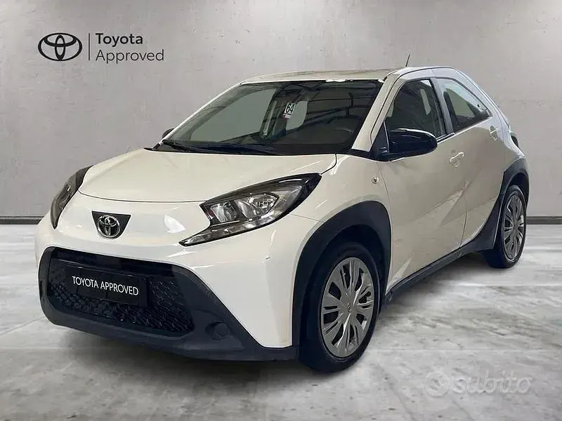 Usata Toyota Aygo X Active 72 CV (52 kW) 2022 Bianco SUV