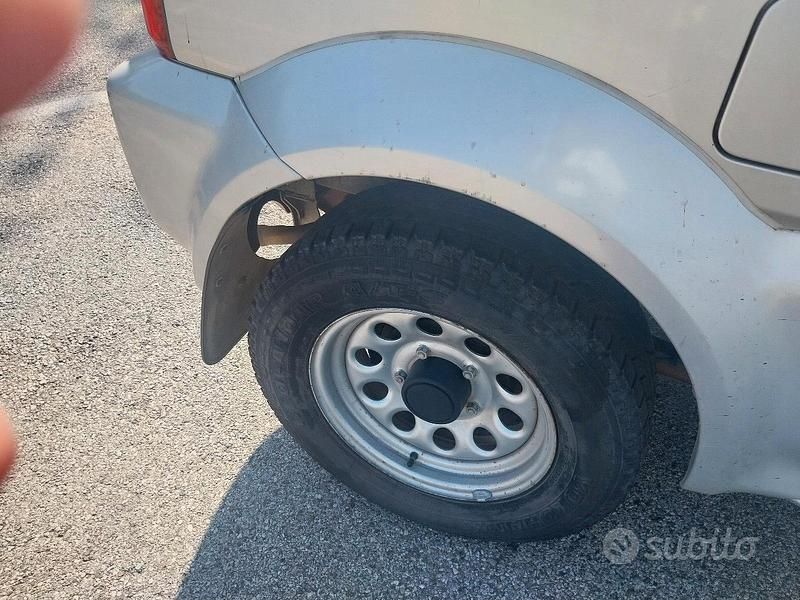 Usata Suzuki Jimny 80 CV (58 kW) 2000 Grigio SUV