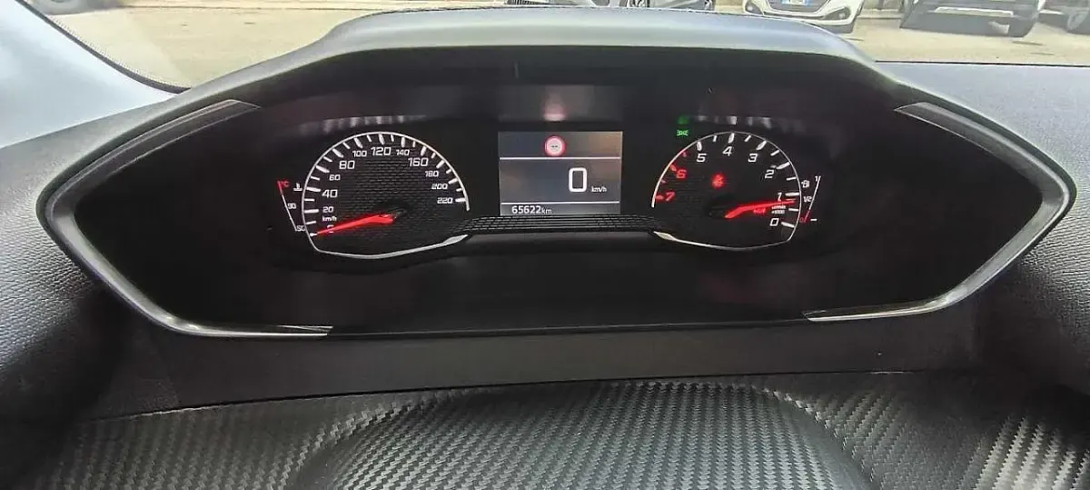 Usata Peugeot 208 Active 100 CV (73 kW) 2022 Bianco Utilitaria