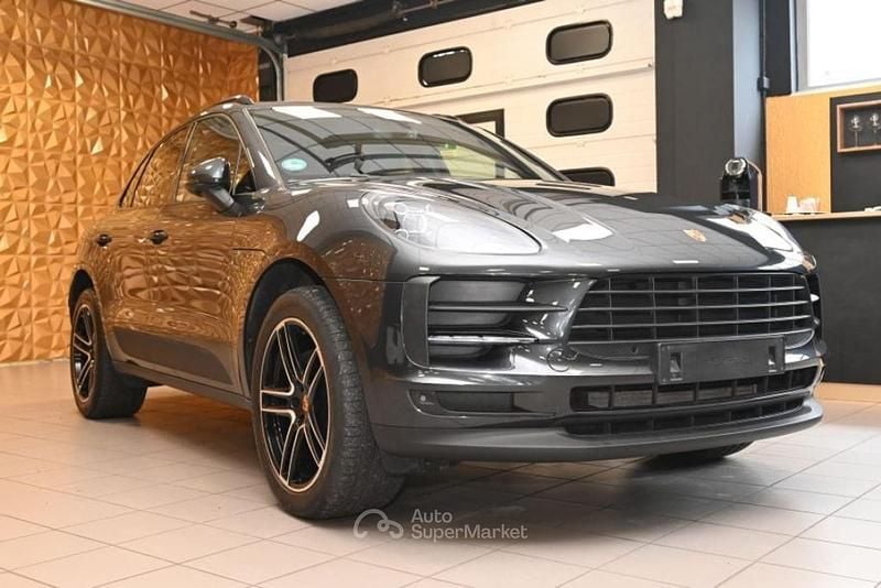 Usata Porsche Macan 245 CV (180 kW) 2021 Grigio vulcano/pellealcantara SUV