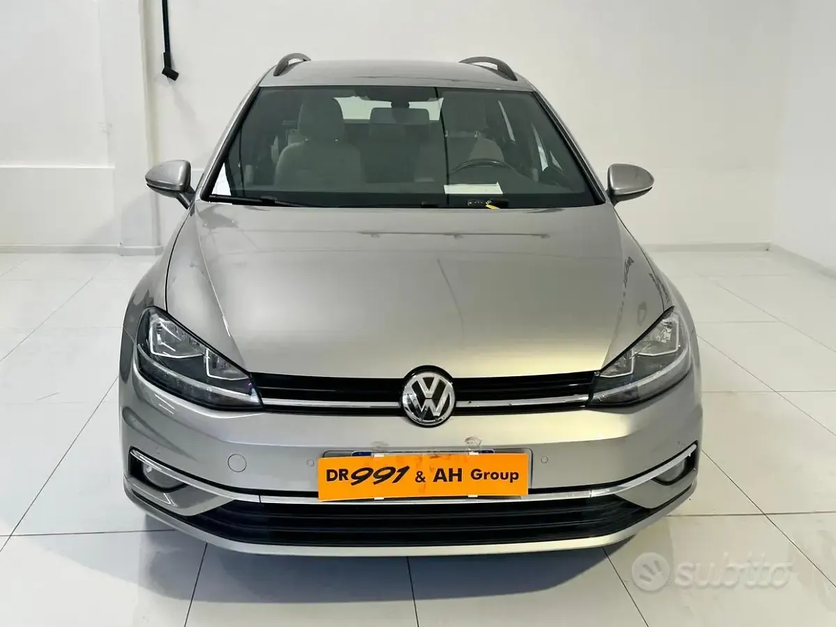 Usata VW Golf VII Highline 116 CV (85 kW) 2018 Grigio Station wagon
