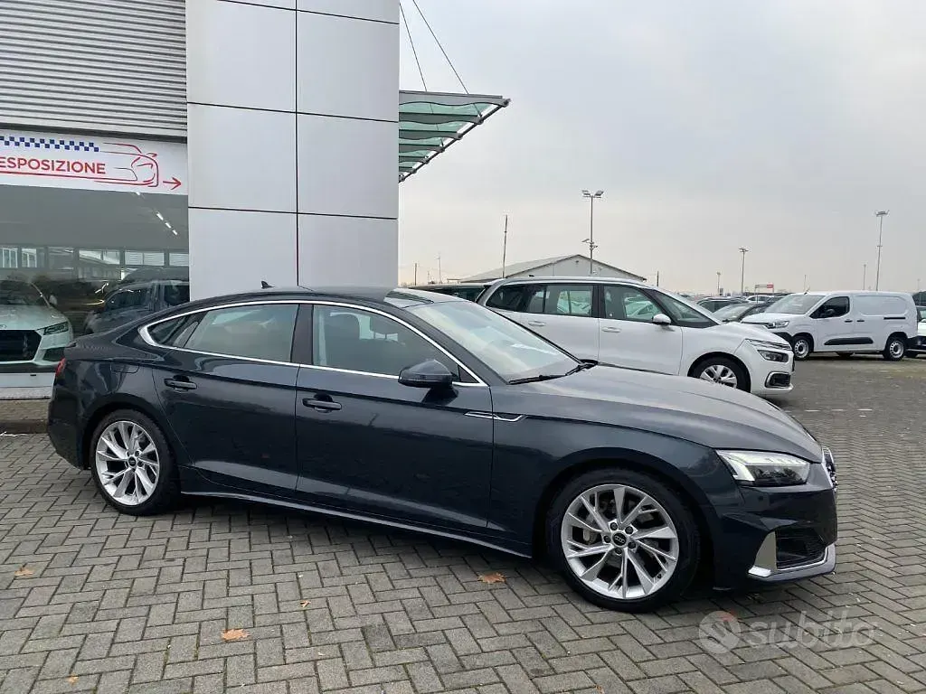Usata Audi A5 Advanced 204 CV (150 kW) 2023 Grigio manhattan Coupé