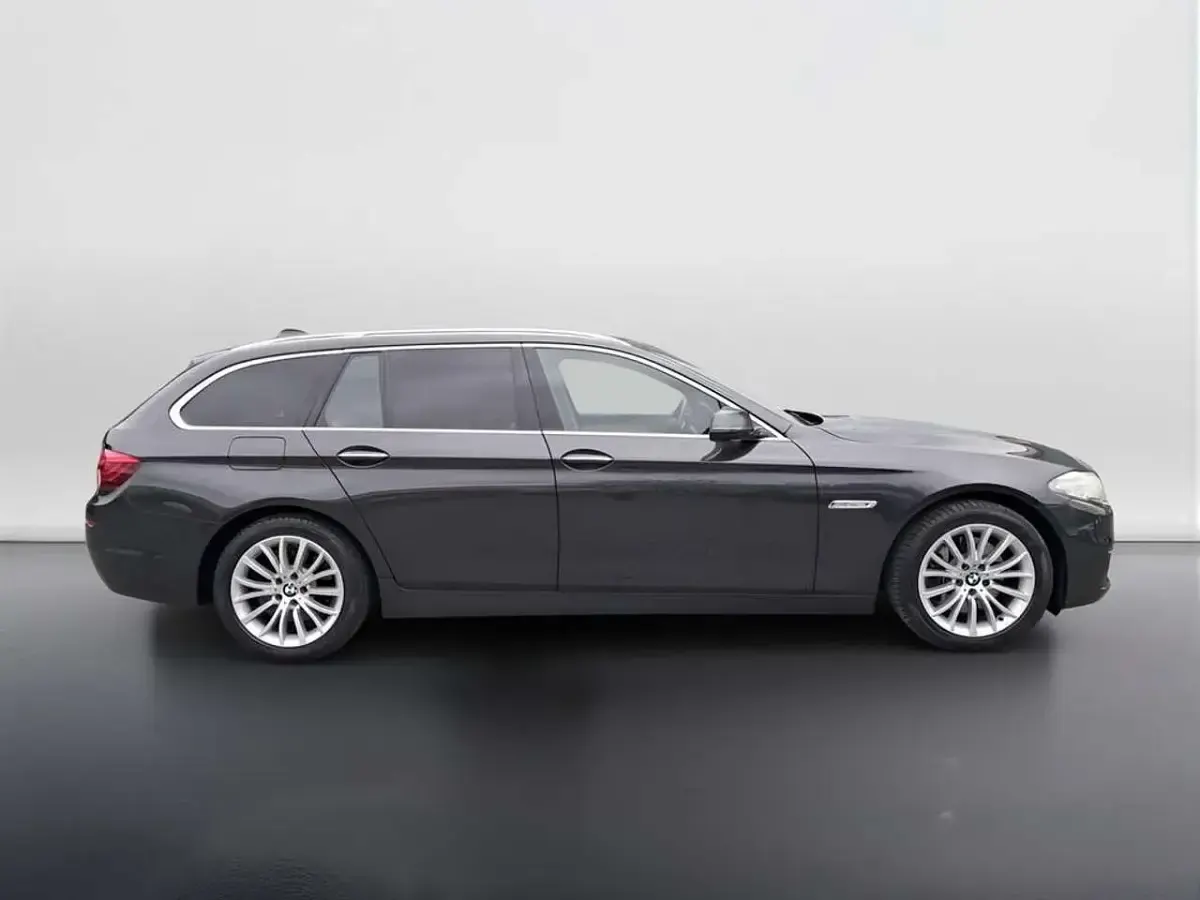 Usata BMW 525 Luxury Line 218 CV (160 kW) 2014 Grigio metallizzato Station wagon