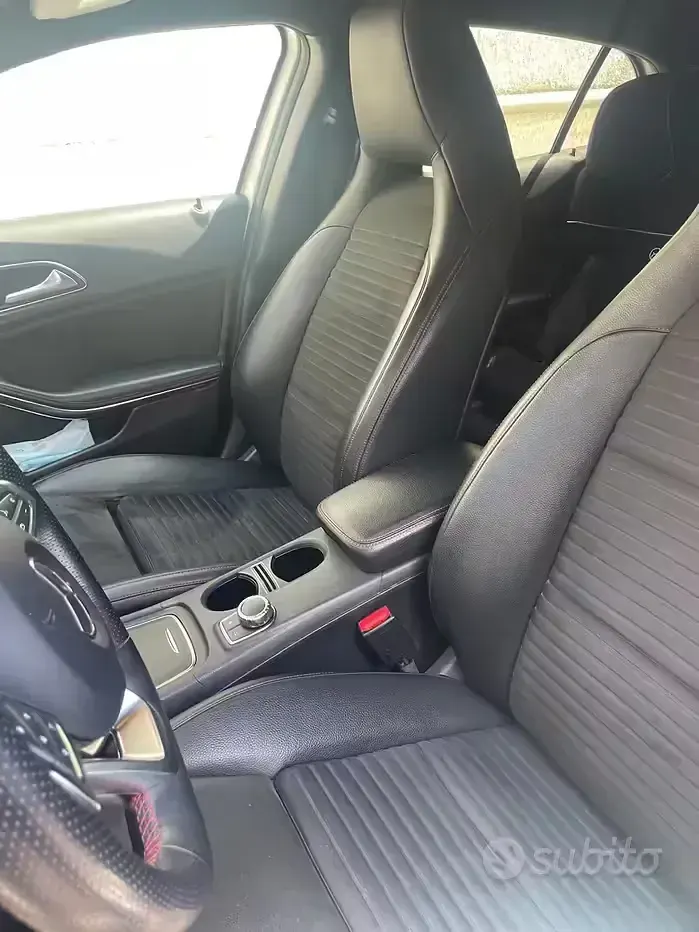 Usata Mercedes GLA200 Premium 156 CV (114 kW) 2019 Bianco SUV