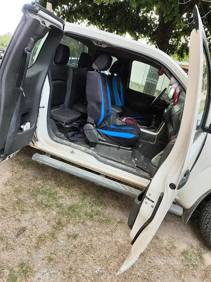 Usata Nissan Navara 190 CV (139 kW) 2014 Bianco Pick-up