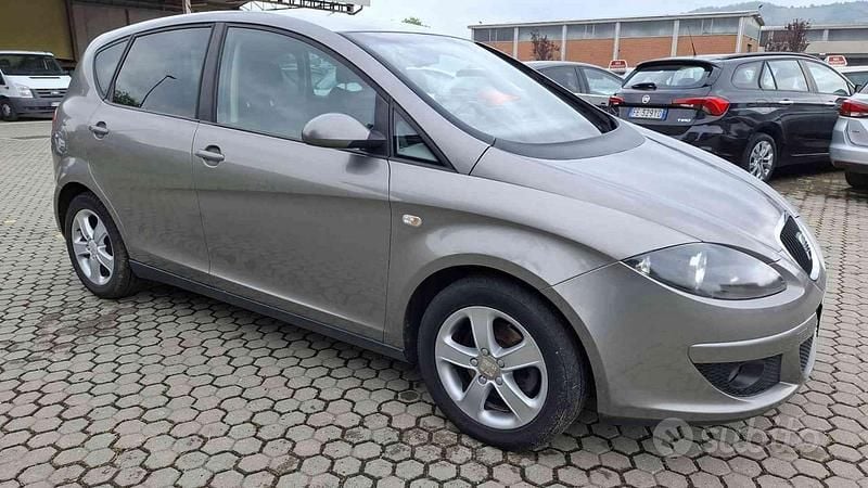 Antracite Usata 2006 Seat Altea Monovolume | 2800 € (Ottimo prezzo) - Immagine 1/4