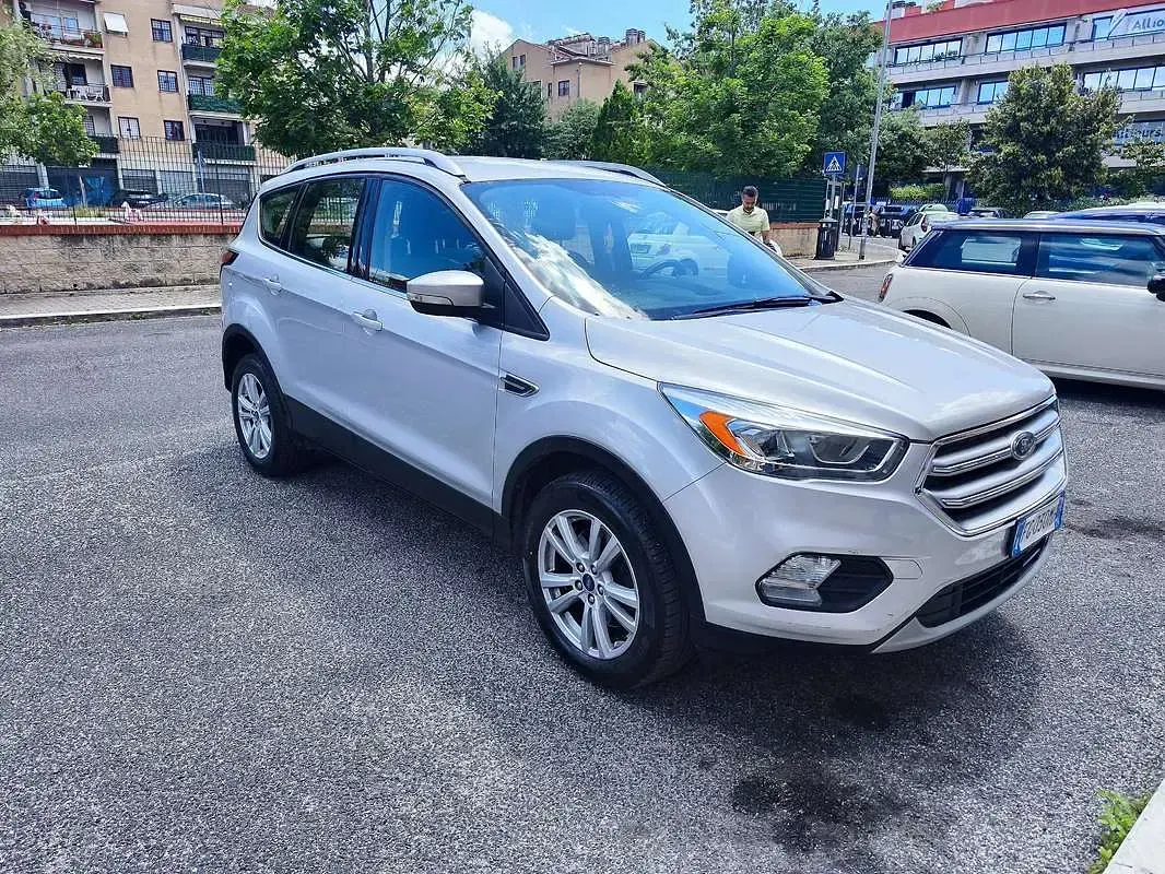 Usata Ford Kuga Titanium S 120 CV (88 kW) 2016 Argento SUV