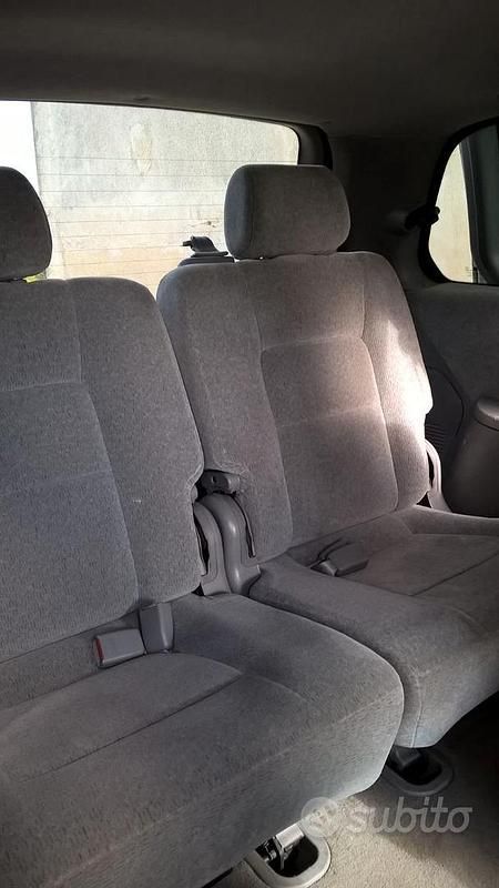 Usata Kia Carnival 2006 Grigio Monovolume