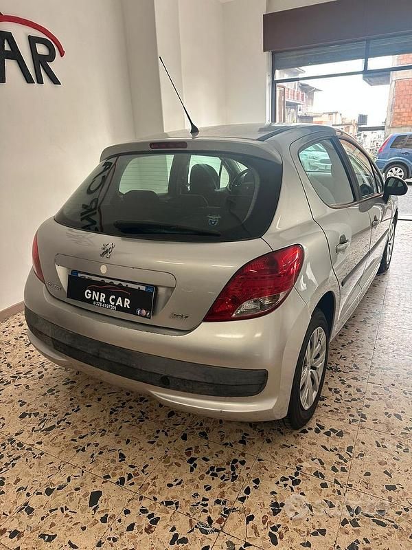 Usata Peugeot 207 70 CV (51 kW) 2011 Grigio Berlina